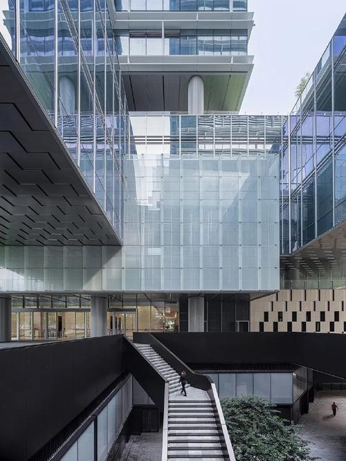 清华大学互联网产业研究院